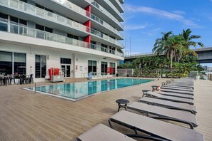 Pool - Luxury Penthouse | Ocean & Canal Views, Pool & Gym 3306 (Hallandale Beach)