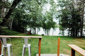 Outdoor dining - Lakefront Cabin Near Duluth (Duluth)