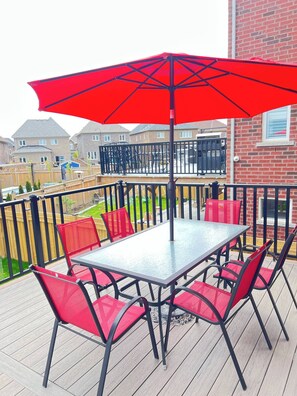 Unclassified image, 3 of 40, button - Relaxing 4-bedroom Retreat in Bowmanville, Clarington (Clarington)