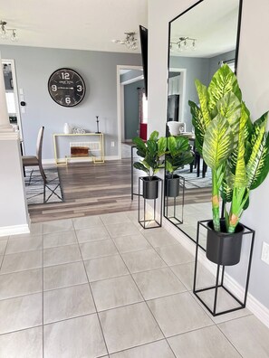 Unclassified image, 2 of 40, button - Relaxing 4-bedroom Retreat in Bowmanville, Clarington (Clarington)