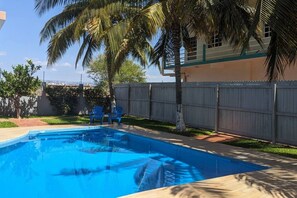 Pool - Cozy Poolside Retreat| AC, WiFi & Near Beach (Playa Agua Blanca)