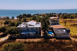 Exterior - Cozy Poolside Retreat| AC, WiFi & Near Beach (Playa Agua Blanca)