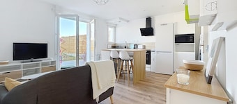 Bright apartment with a garden, perfect for the beaches and exploring Morbihan