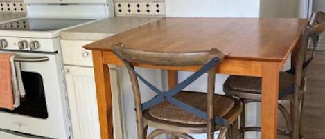 Cabin, 2 Bedrooms | Dining