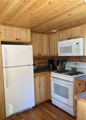 Private kitchen - Smokiam RV Resort (Soap Lake)