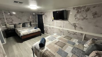 4 bedrooms, WiFi, bed sheets