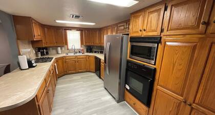 Enjoyable 4-bedroom house with AC in charming Big Spring