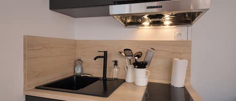 Fridge, microwave, stovetop