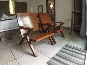 Comfort Room, 1 King Bed | Interior