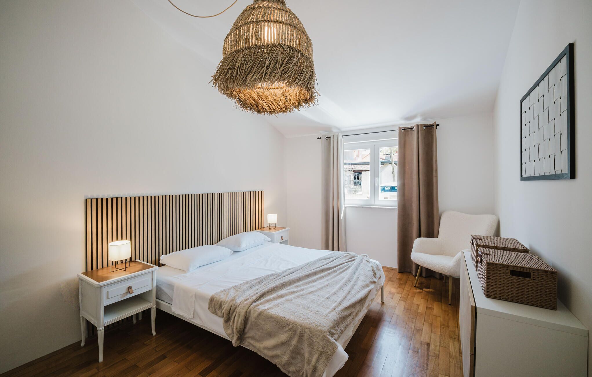 4 bedrooms, iron/ironing board, WiFi (free)