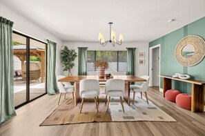 Dining - Walk to Park|Family Oasis w/ Stock Tank Pool & Spa (Largo)