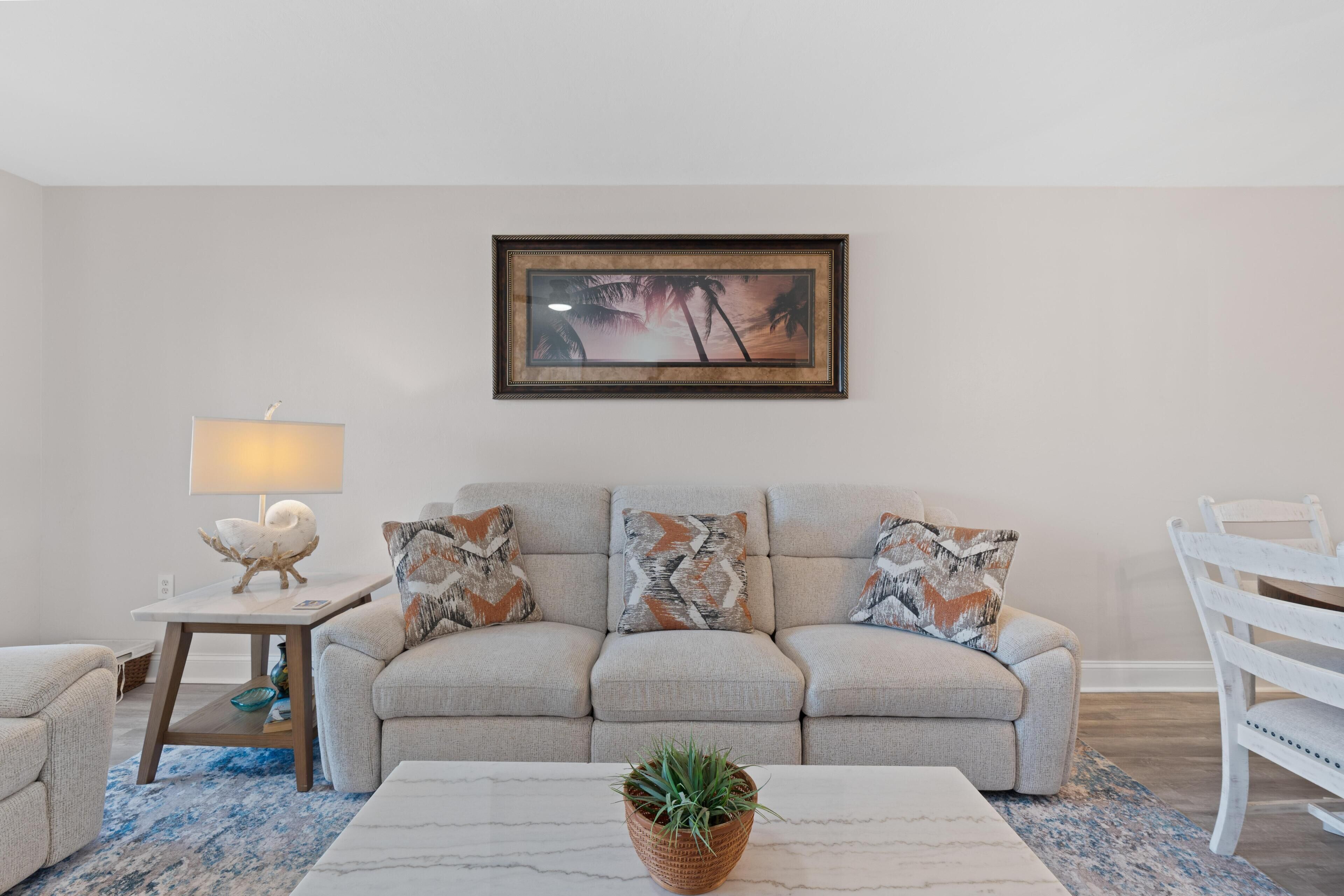 Apartment, 1 King-Bett (Carlos Pointe #222-Gulf Haven) | Wohnbereich