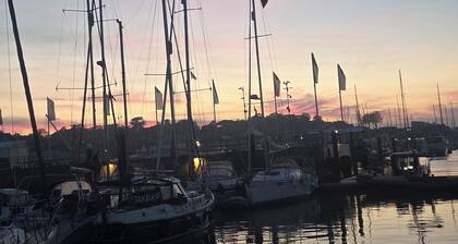 Nuit de rêve à bord d'Alibis, charmant voilier de 8m