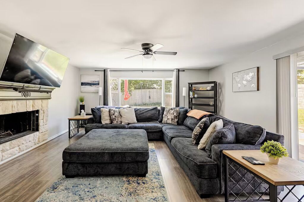 Traveler's Takeoff - 3 Bedroom, 1.5 Bath Near Dfw Airport And At&t Stadium - Grapevine, TX