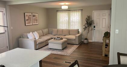 Newly Renovated 3BR Home - Near Raleigh - Sleeps 7