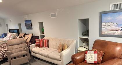 Equestrian Bunkhouse Sleeps 14 - 8 Beds, Corrals - Enterprise, Utah