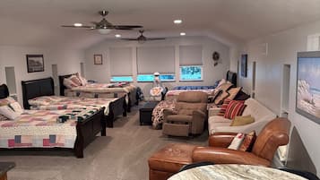 1 bedroom, iron/ironing board, internet, bed sheets