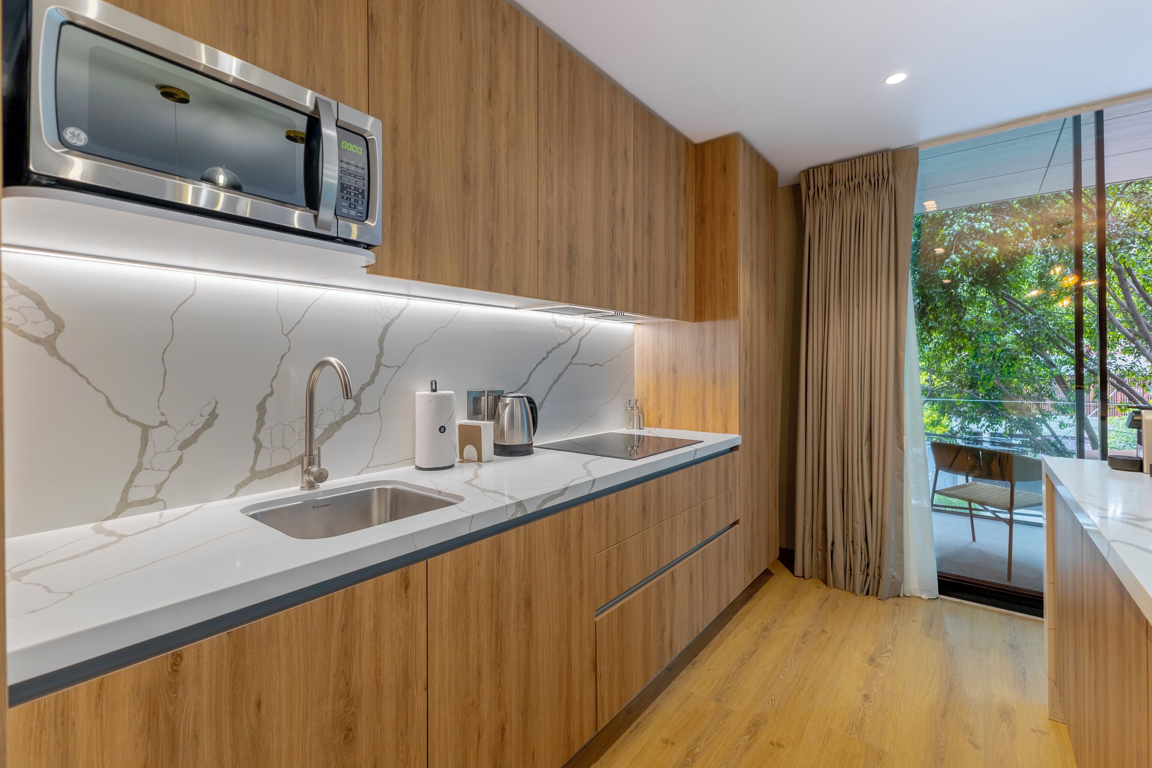 Apartamento superior, balcón, vistas a la ciudad | Cocina privada