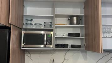 Superior Apartment, Balcony, City View | Private kitchen