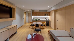 Premium-Apartment, Terrasse | Wohnbereich