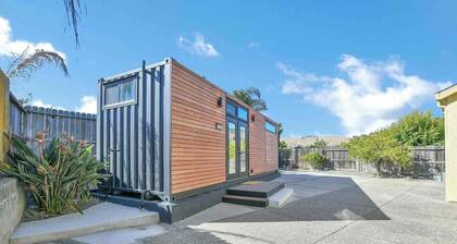 Modern Container Home Monthly Stay W/D + WiFi