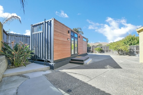 Modern Container Home  A/C + W/D + WiFi