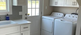 Cozy cottage on Admiralty Bay in charming Coupeville with beautiful water views