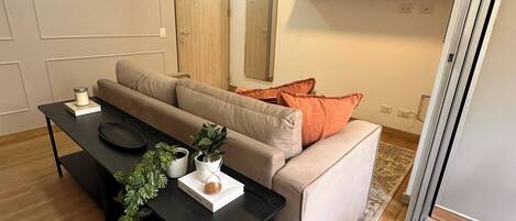 Apartment, 1 Bedroom, Balcony | Living area