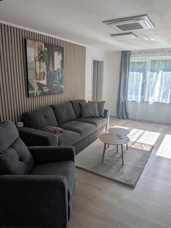 Living area - Vrbo Property (Rehm-Flehde-Bargen)
