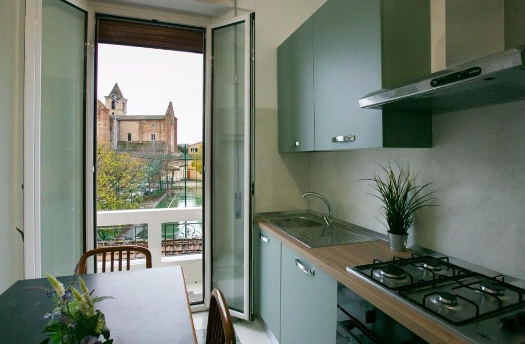 Kühlschrank, Mikrowelle, Ofen, Geschirrspüler