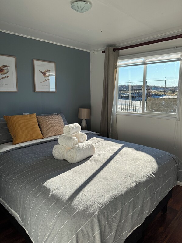 2 bedrooms, iron/ironing board, WiFi (free), bed sheets
