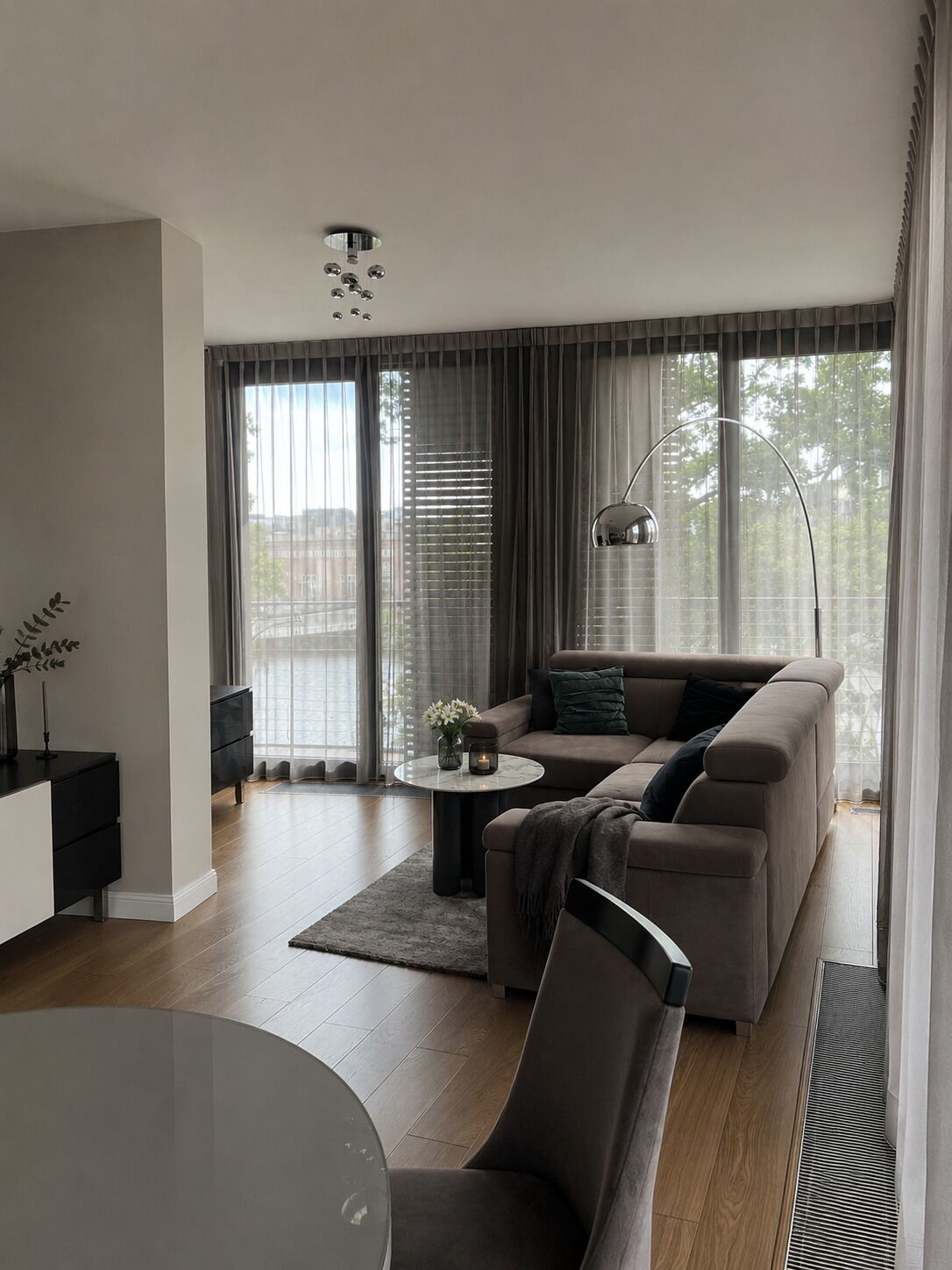 Căn hộ Deluxe, quang cảnh thành phố | Két bảo mật tại phòng, màn/rèm cản sáng, bàn ủi/dụng cụ ủi quần áo 