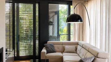 Deluxe Apartment, City View | In-room safe, blackout drapes, iron/ironing board, WiFi (free)