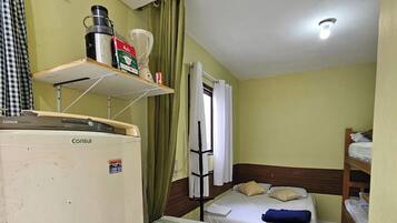 1 dormitorio, escritorio, tabla de planchar con plancha y wifi gratis