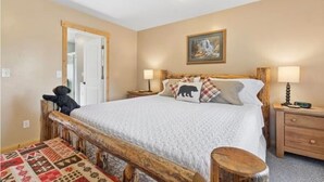 Unclassified image, 4 of 6, button - Life's a Bear Haven!!  Couple's Hot Tub under the Sky!  King Bed! (Kalispell)