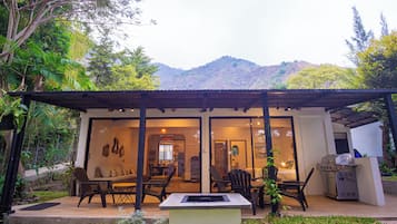Family Villa, Garden View | Terrace/patio