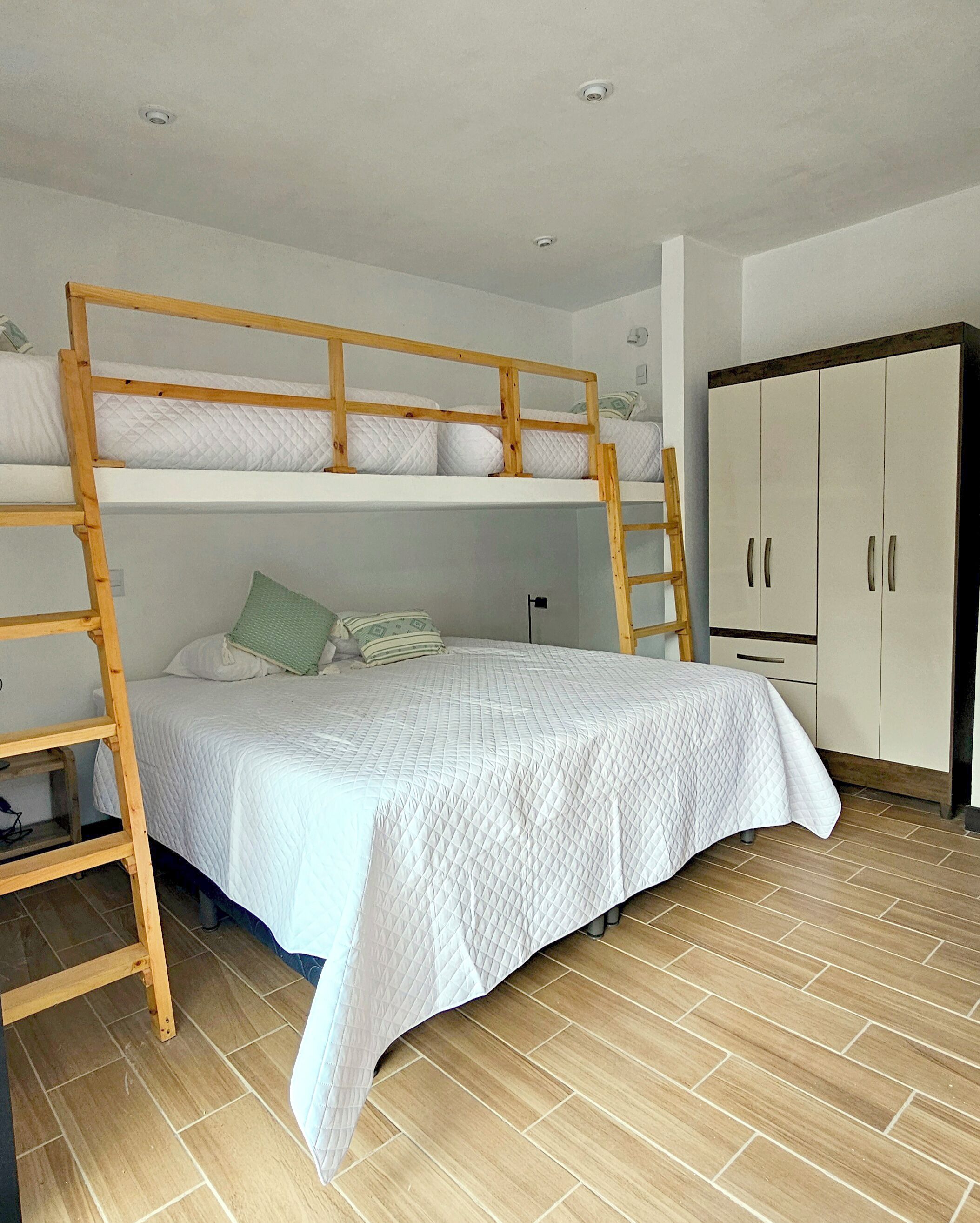 Grand Villa, Mountain View