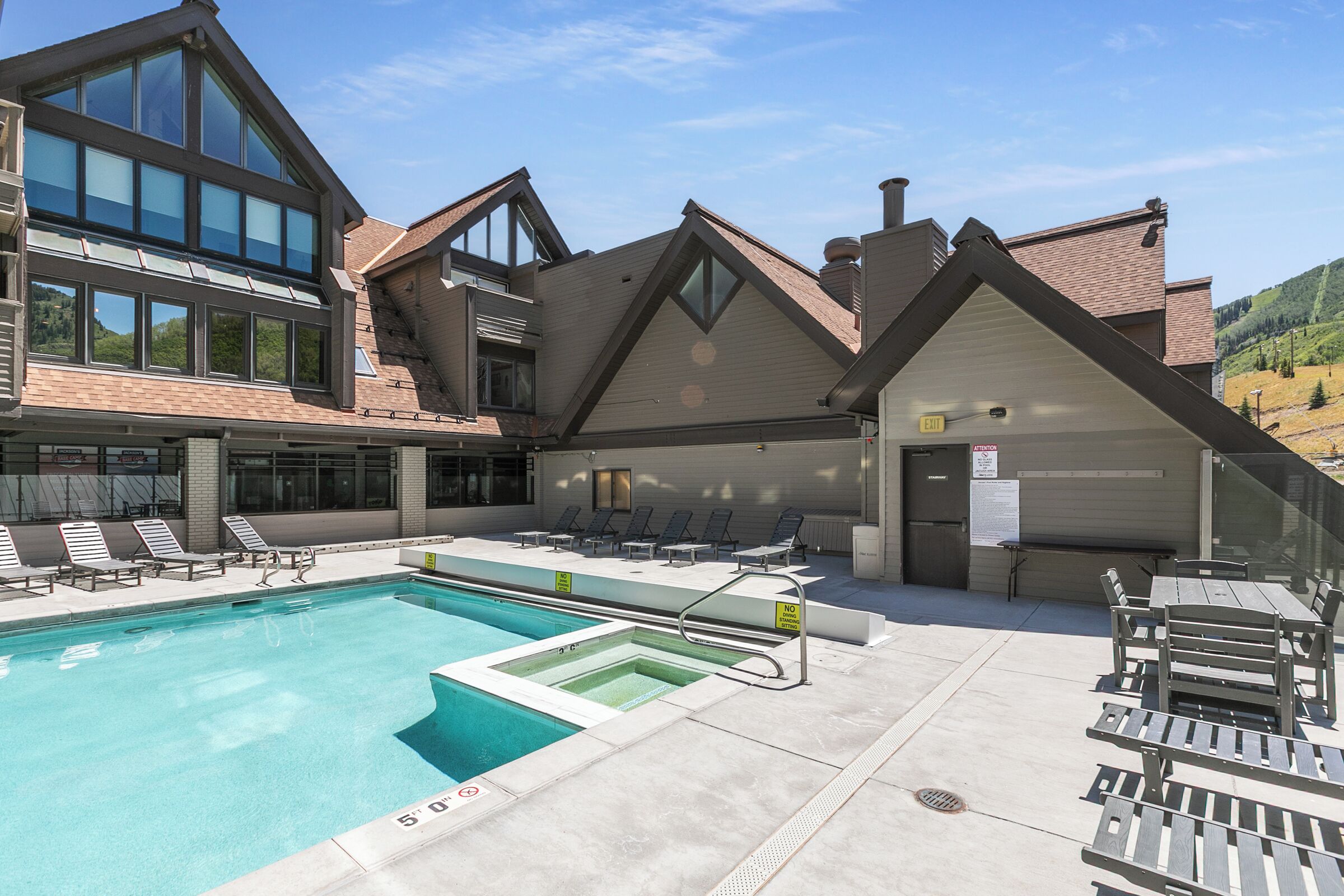 Beheizter Pool