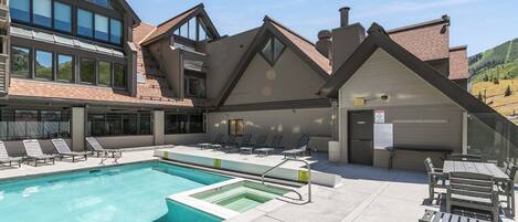 Beheizter Pool