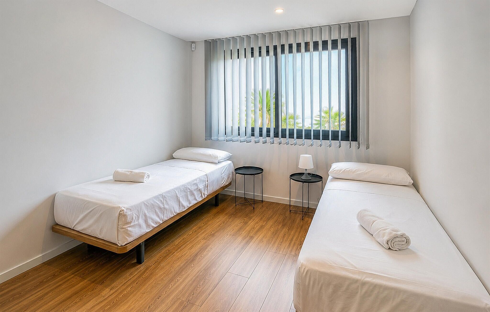 6 bedrooms, travel crib, WiFi (free)