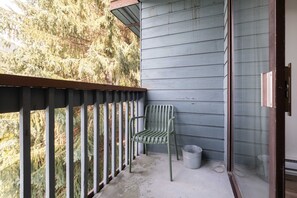 Private balcony: Outdoor furniture, mountain and forest views