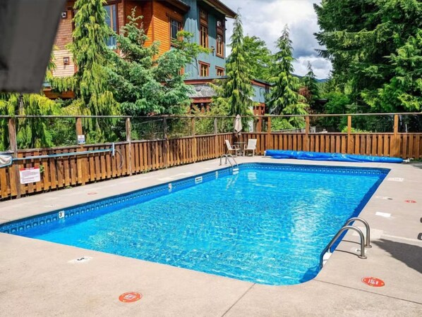 Complex heated pool