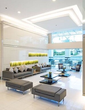 Lobby sitting area - Grass Residence SM NORTH MRT NLEX PH ARENA (QUEZON CITY)