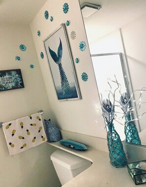 Bathroom - 2-bedroom condo-Fun Colorful-Fabulous Rancho Mirage- AC, pools, hot tubs, tennis (Rancho Mirage)