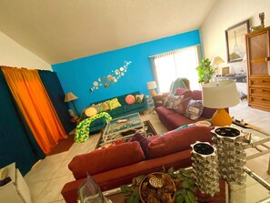 Living area - 2-bedroom condo-Fun Colorful-Fabulous Rancho Mirage- AC, pools, hot tubs, tennis (Rancho Mirage)