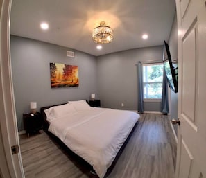 2 bedrooms, desk, iron/ironing board, free WiFi