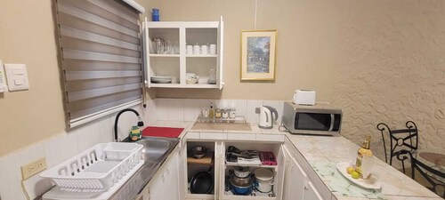 Ashoka Gardens  1 Bedroom, Full Kitchen, 1 bathroom, Fully Ac Apartment Freeport