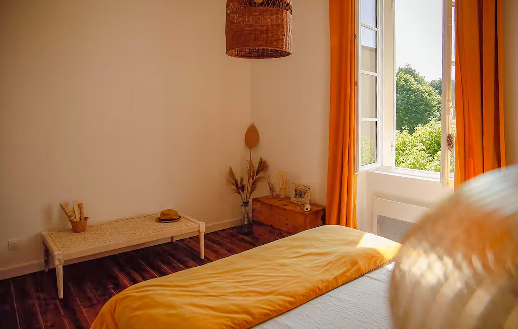 3 bedrooms, iron/ironing board, free WiFi