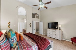 Room - Zona Resort 4-Bedroom House with Private Pool in the Estrella Mountains (Goodyear)