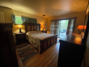 12 bedrooms, iron/ironing board, free WiFi, bed sheets -  3 guest house cabins on 100+ ACRE HORSE RANCH! /POOL/FISHING LAKE! (Plantersville)